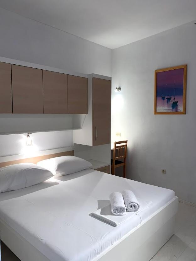 Apartments Center Baška Voda Buitenkant foto