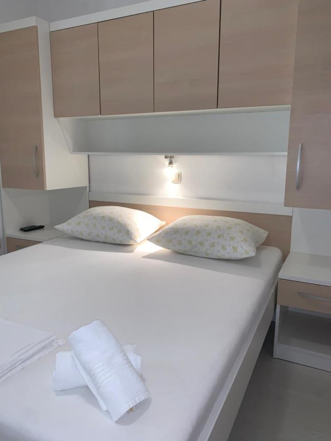 Apartments Center Baška Voda Buitenkant foto